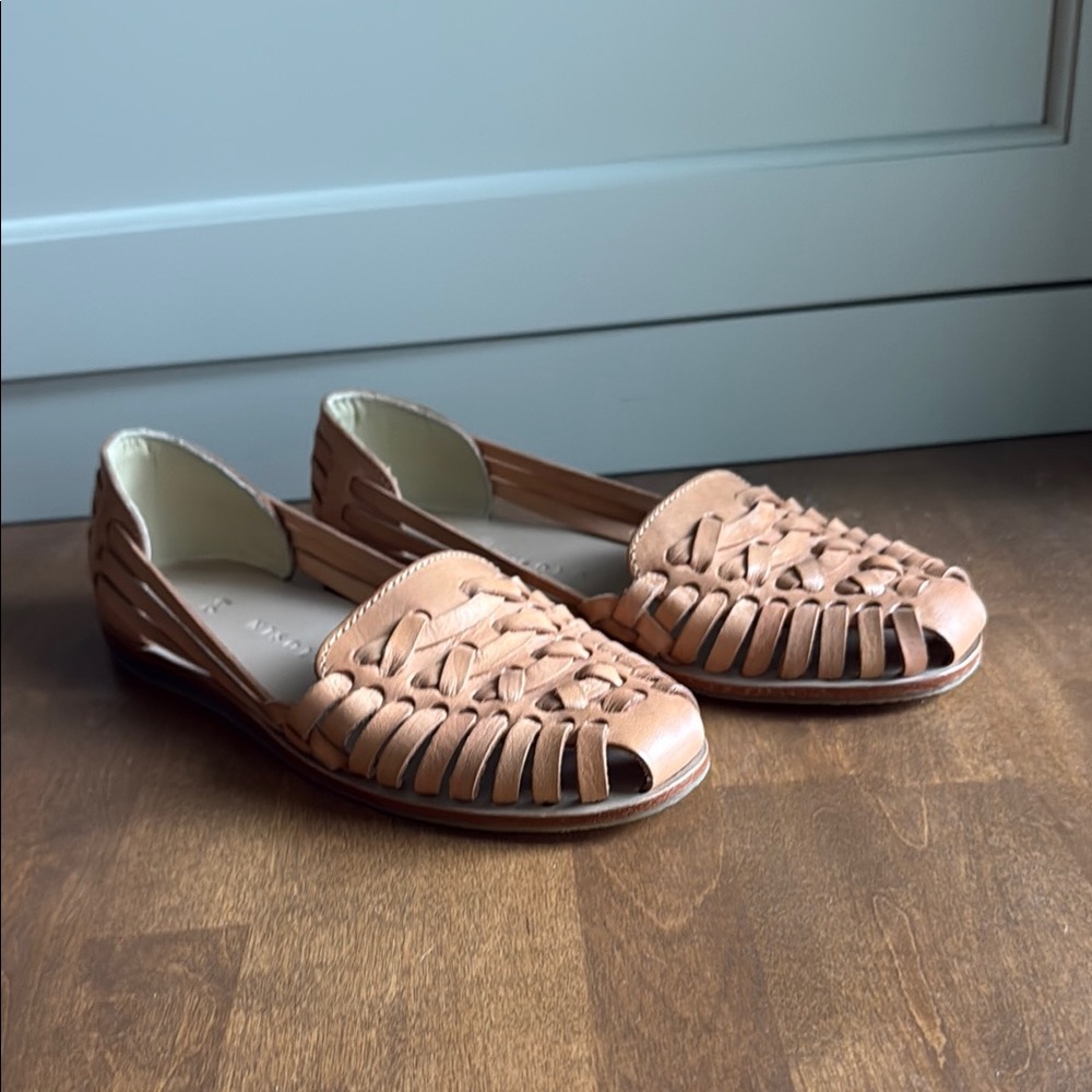 Brand new Nisolo Women's Tan Leather Huaraches